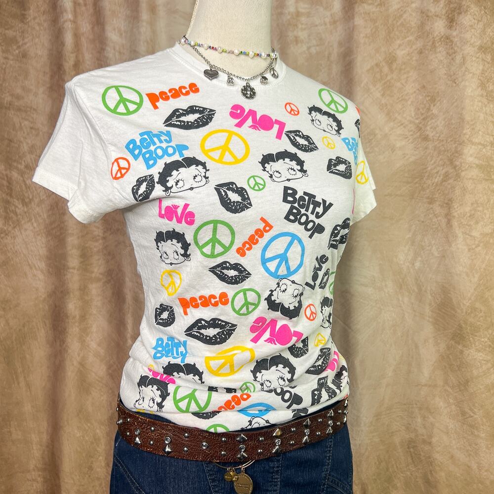 Y2K Betty Boop Baby Tee Collage Print T-Shirt Lips Peace Sign Multicolor 2000s